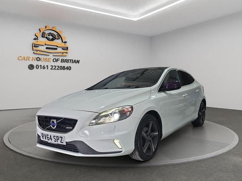 Used Volvo V40 R-Design 115 HP (84 kW) 2014 White Hatchback