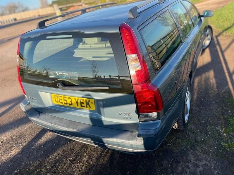 Used Volvo V70 SE 180 HP (132 kW) 2003 Green Estate