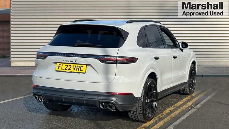 Used Porsche Cayenne Platinum Edition 440 HP (323 kW) 2022 Grey SUV