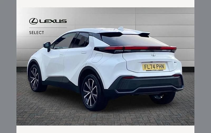 Used Toyota C-HR Design 140 HP (102 kW) 2024 White SUV