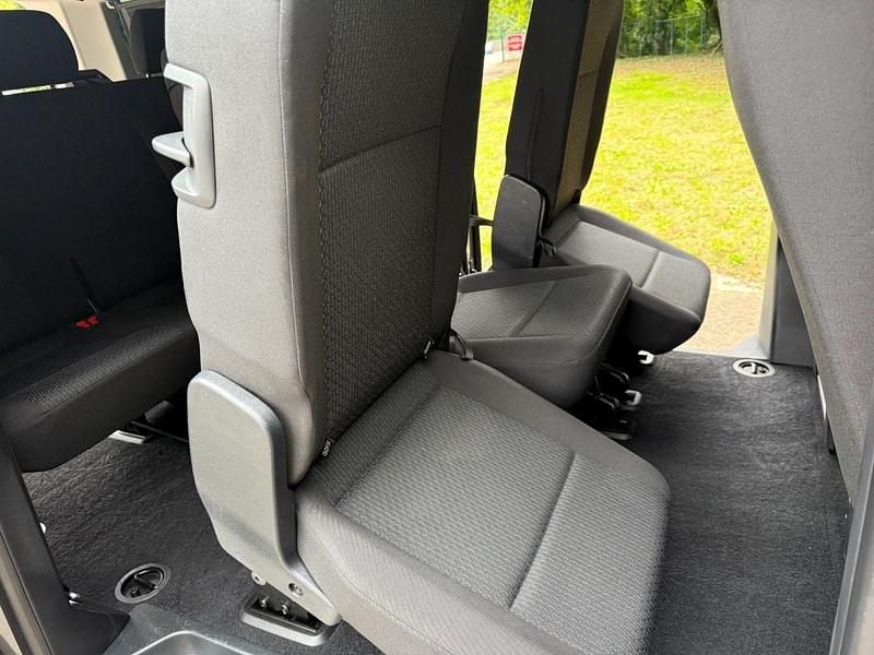 Used VW Shuttle SE 150 HP (110 kW) 2019 Grey MPV