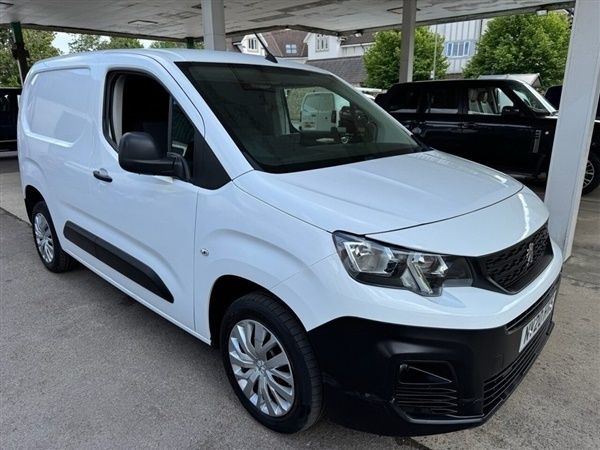 White Used 2020 Peugeot Partner S MPV | £8,994 (Fair price) - Image 1/1