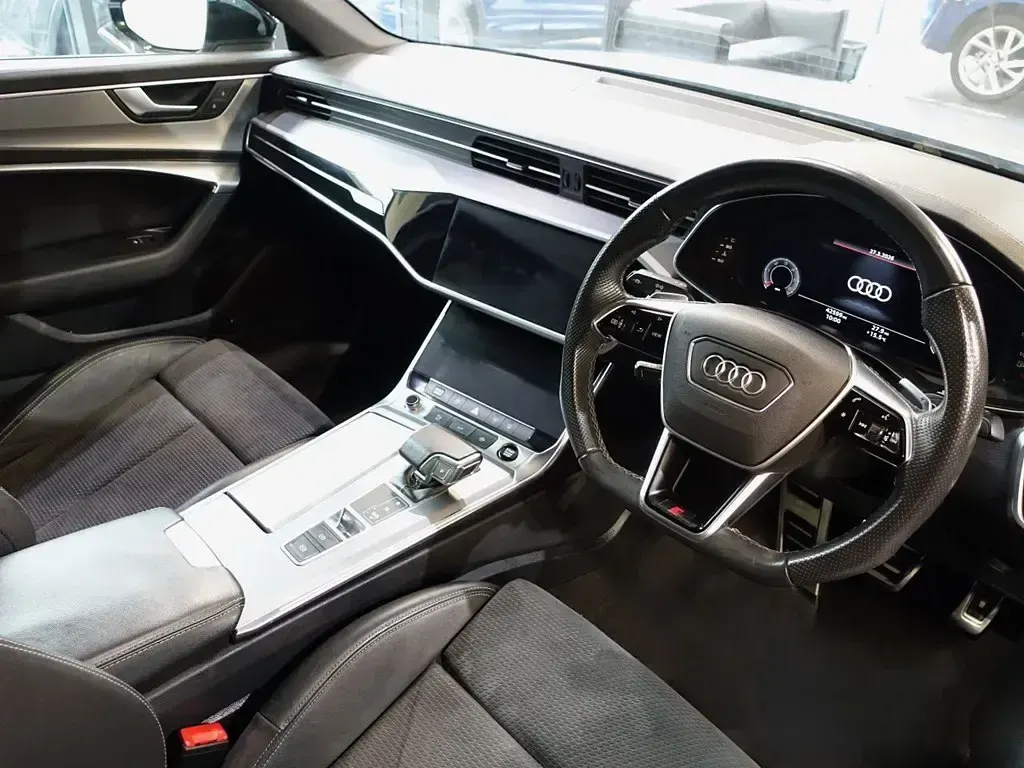 Begagnad Audi A6 Black Edition 204 HK (150 kW) 2021 Silver Sedan