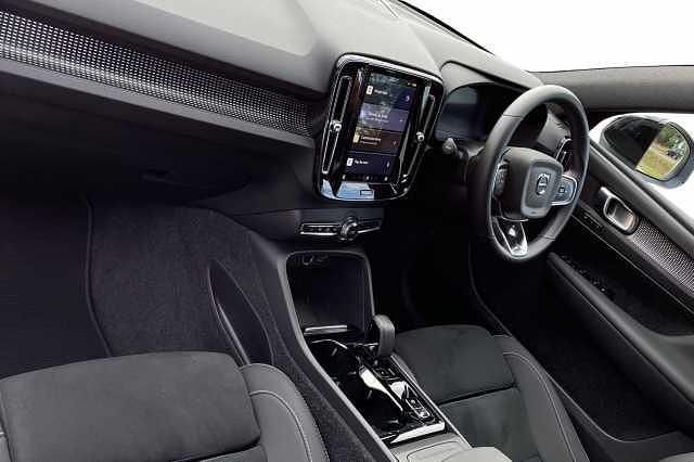 Used Volvo XC40 Plus 194 HP (142 kW) 2024 Blue SUV