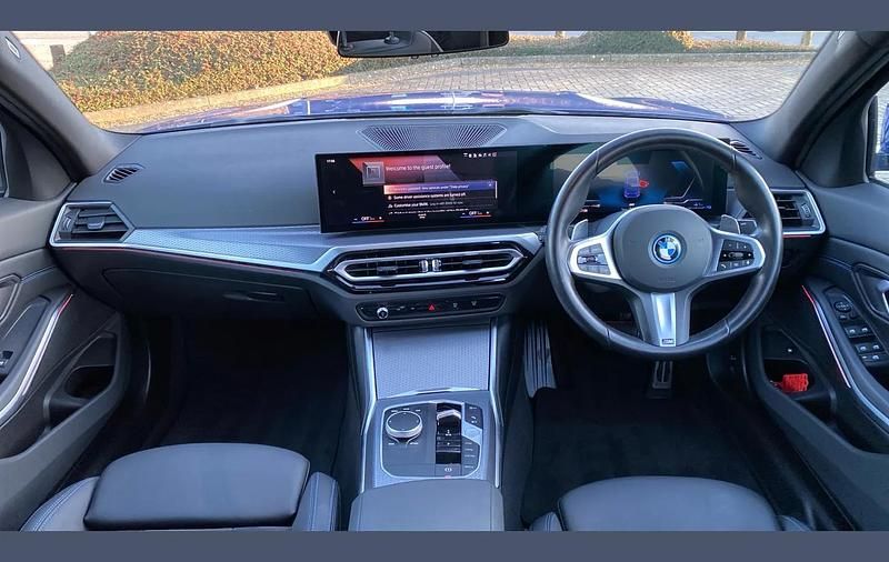 Used BMW 330e M Sport 288 HP (211 kW) 2024 Blue Sedan