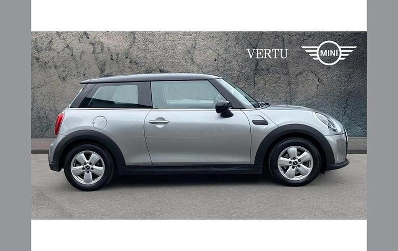 Used Mini Cooper Classic 136 HP (100 kW) 2024 Silver Hatchback