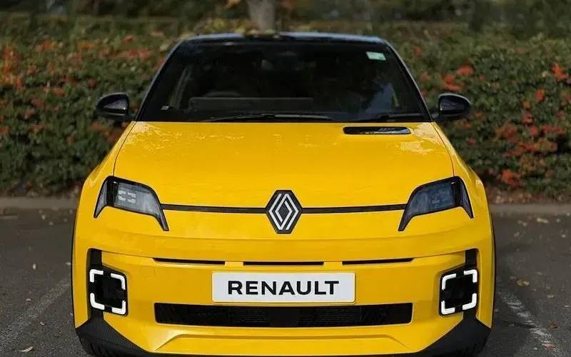 New Renault 5 E-Tech Komfort 110 kW (150 HP) 2026 Hatchback