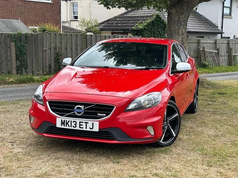Red Used 2013 Volvo V40 R-Design Estate | £4,740 (Fair price) - Image 1/4