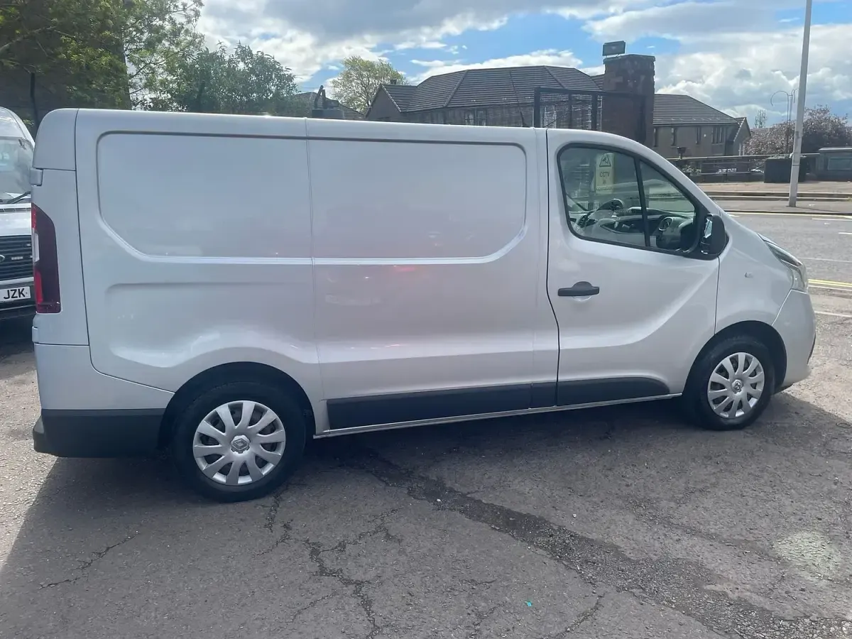 Used Renault Trafic Business 2016 Silver MPV