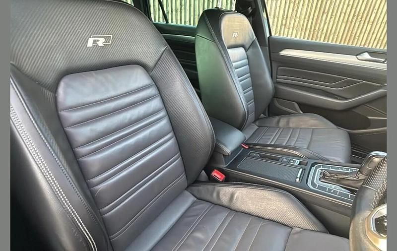Used VW Passat R-line 147 HP (108 kW) 2021 Grey Estate