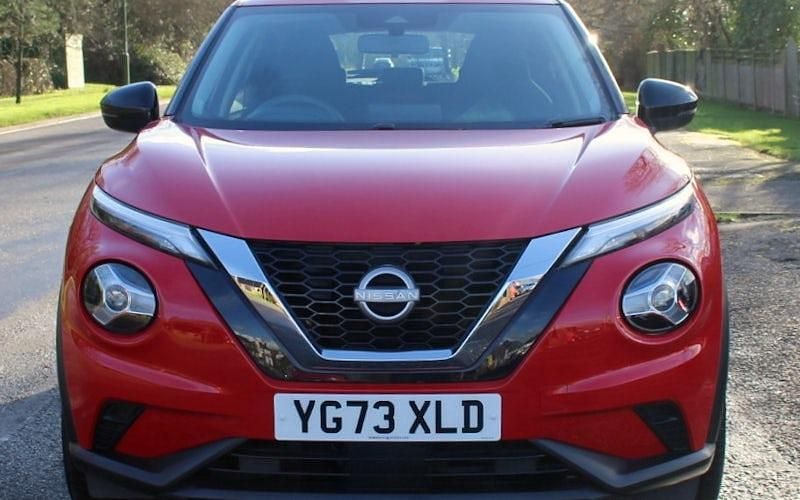 Used Nissan Juke Acenta 114 HP (83 kW) 2023 Red SUV