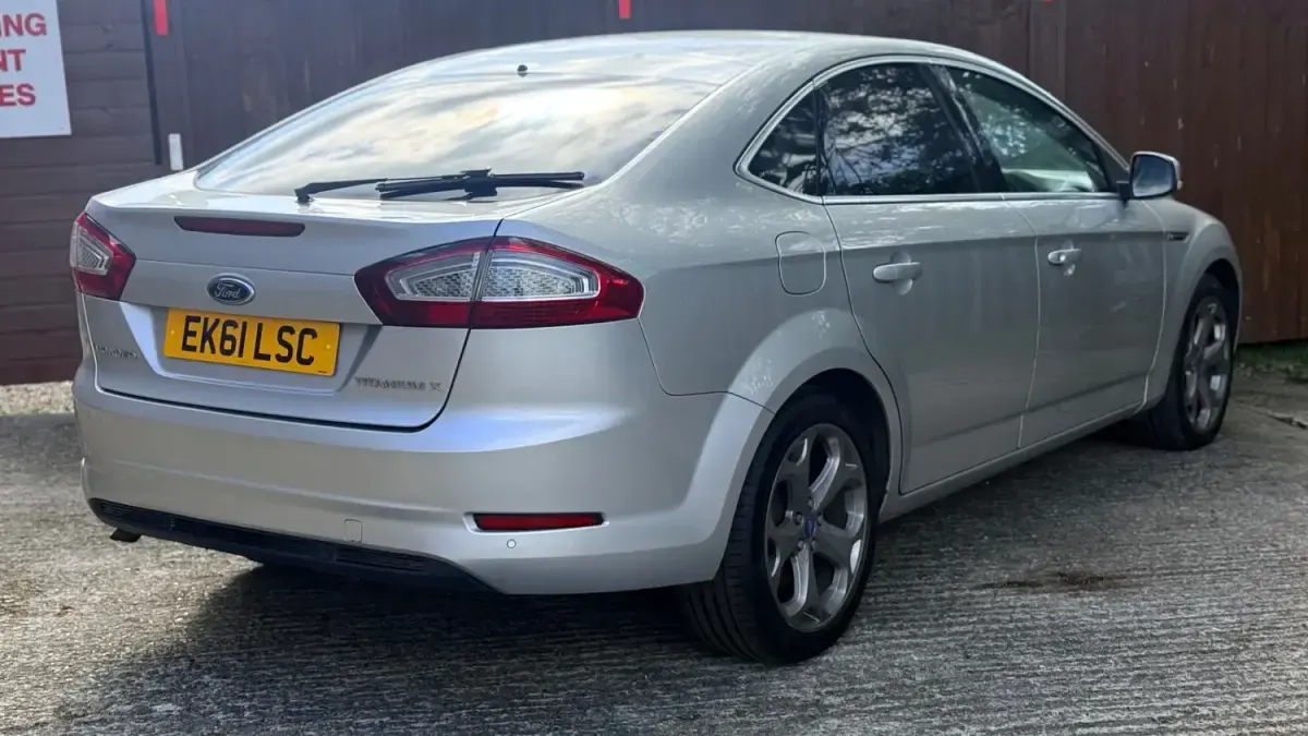 Second-hand Ford Mondeo Titanium X 163 CP (119 kW) 2011 Argintiu Hatchback
