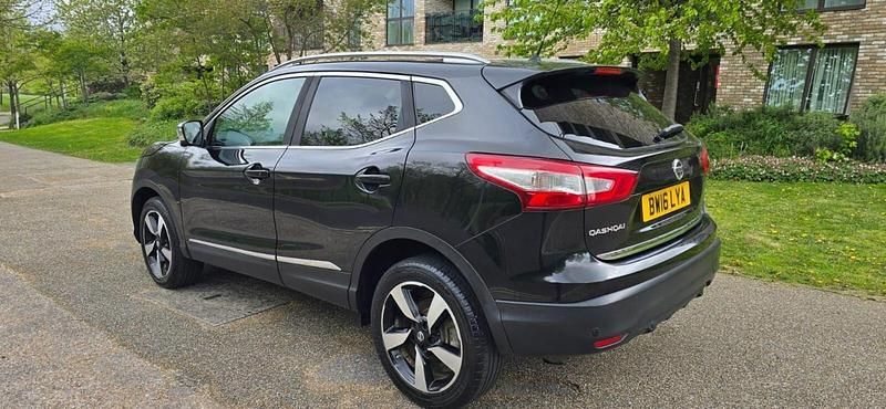 Used Nissan Qashqai N-Connecta 115 HP (84 kW) 2016 Black SUV