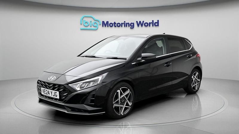 Gebraucht Hyundai i20 Ultimate 99 PS (72 kW) 2024 Schwarz Kleinwagen