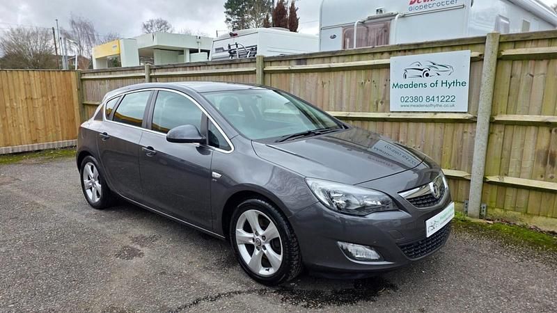 Used Vauxhall Astra SRi 125 HP (91 kW) 2011 Grey Hatchback
