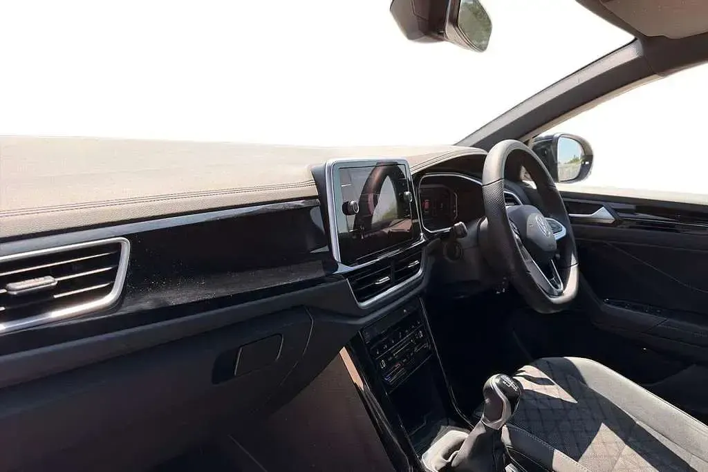Used VW T-Roc R-line 150 HP (110 kW) 2025 SUV