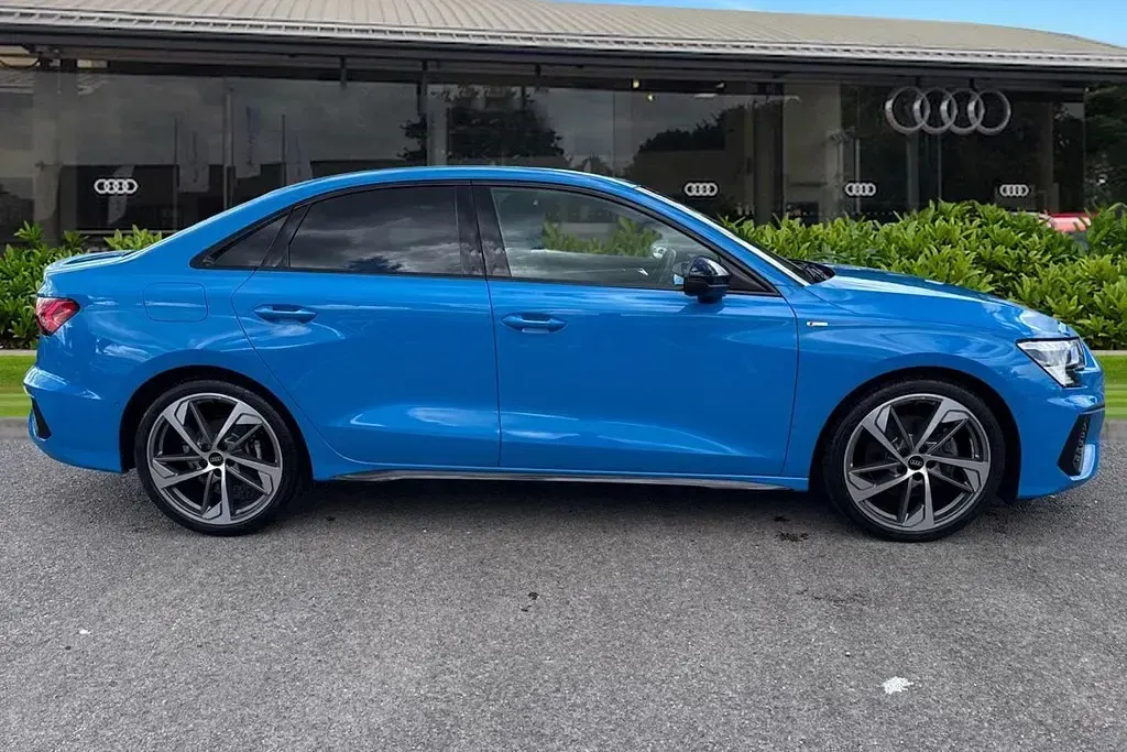 Used Audi A3 Comfort 150 HP (110 kW) 2022 Blue Sedan
