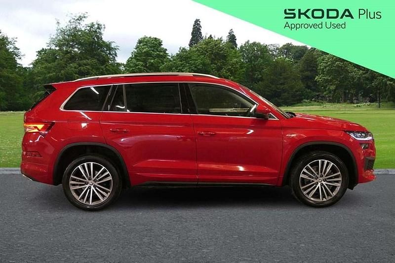 Used Skoda Kodiaq LAURIN & KLEMENT 150 HP (110 kW) 2022 Velvet red metallic SUV