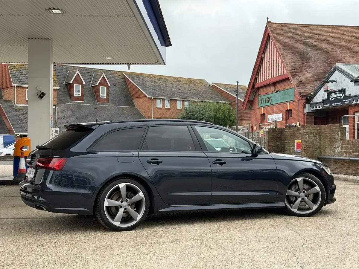 Used Audi A6 Black Edition 272 HP (200 kW) 2016 Blue Estate