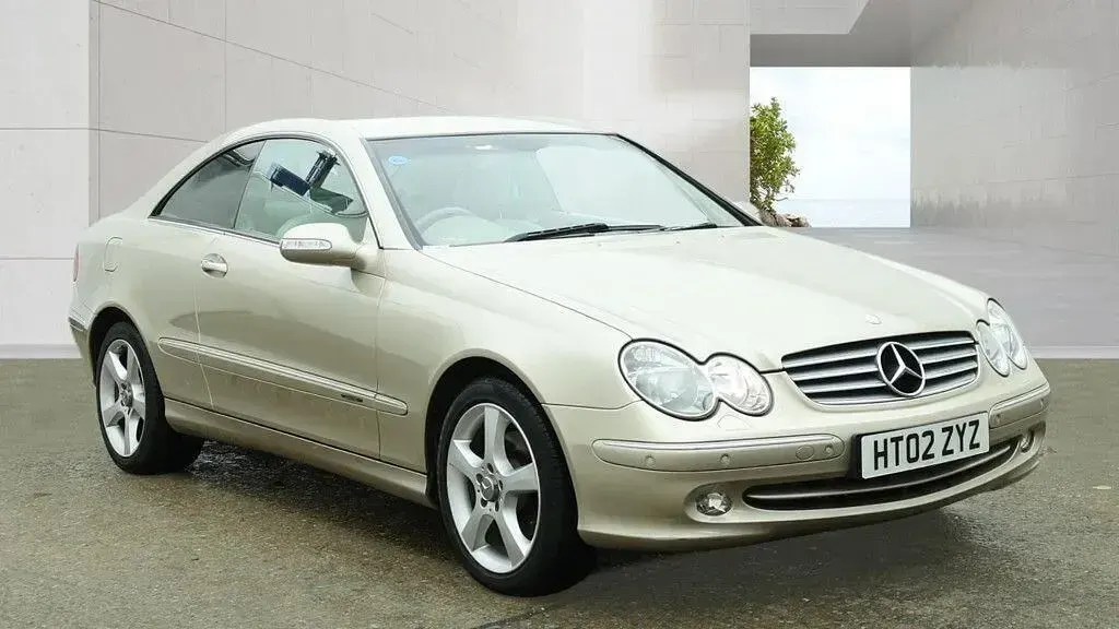Begagnad Mercedes CLK320 Elegance 215 HK (158 kW) 2002 Guld Sportkupé