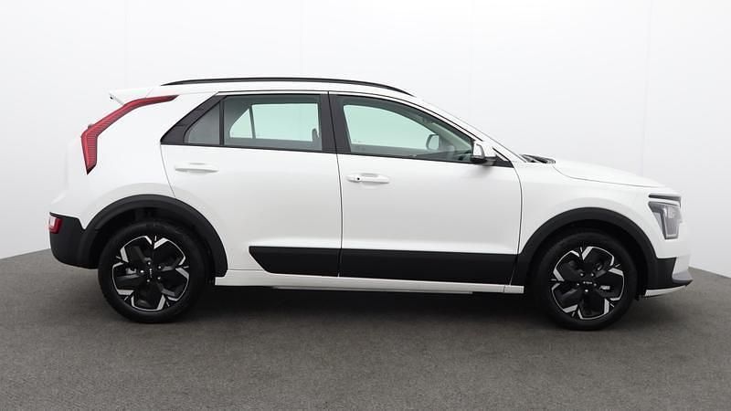 New Kia e-Niro 2026 White SUV
