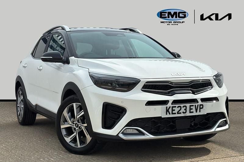 White Used 2023 Kia Stonic 4 SUV | £19,295 (Fair price) - Image 1/3