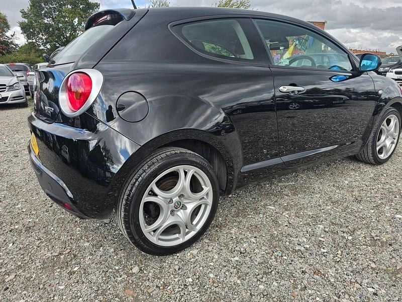 Used Alfa Romeo MiTo 105 HP (77 kW) 2017 Black Hatchback
