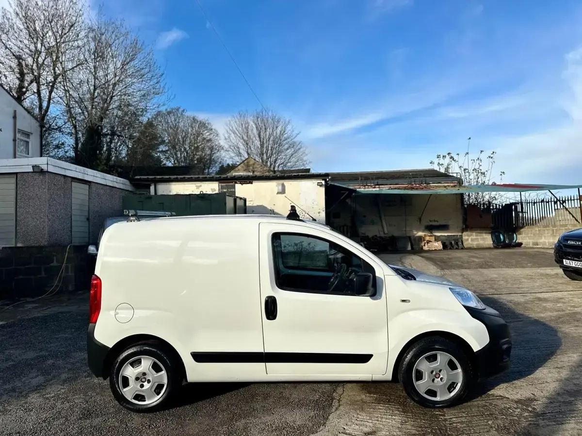 Używany Fiat Fiorino Active 2017 Biały Minivan