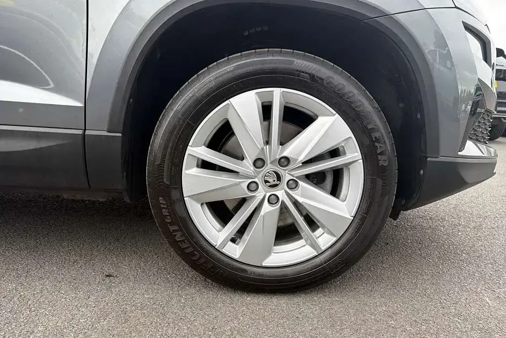 Used Skoda Karoq SE Drive 150 HP (110 kW) 2024 Grey SUV