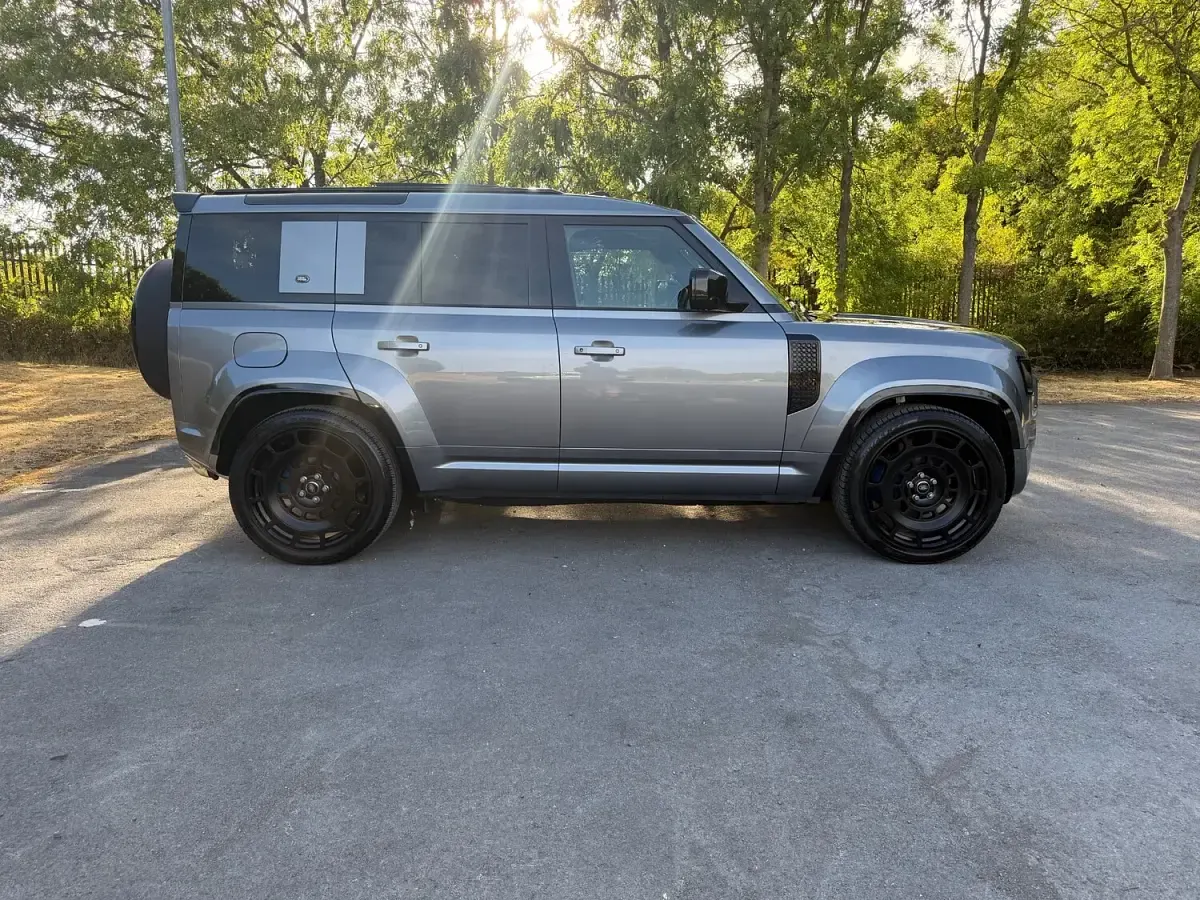Used Land Rover Defender SE 2024 Grey SUV