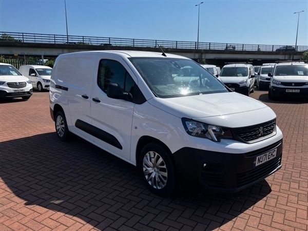White Used 2021 Peugeot Partner Premium Van | £7,800 (Fair price) - Image 1/1