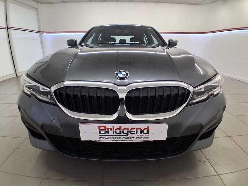 Usado BMW 330e M Sport 2019 Cinzento Sedan