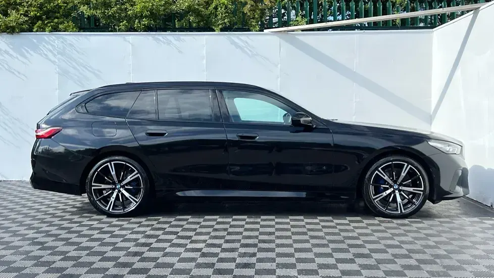 Used BMW 530e M Sport 295 HP (216 kW) 2025 Black Estate