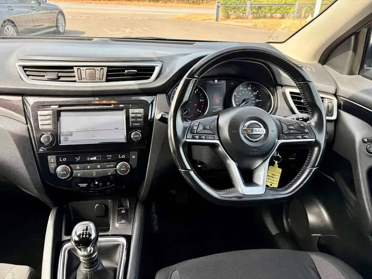 Used Nissan Qashqai Acenta Premium 2018 Red SUV