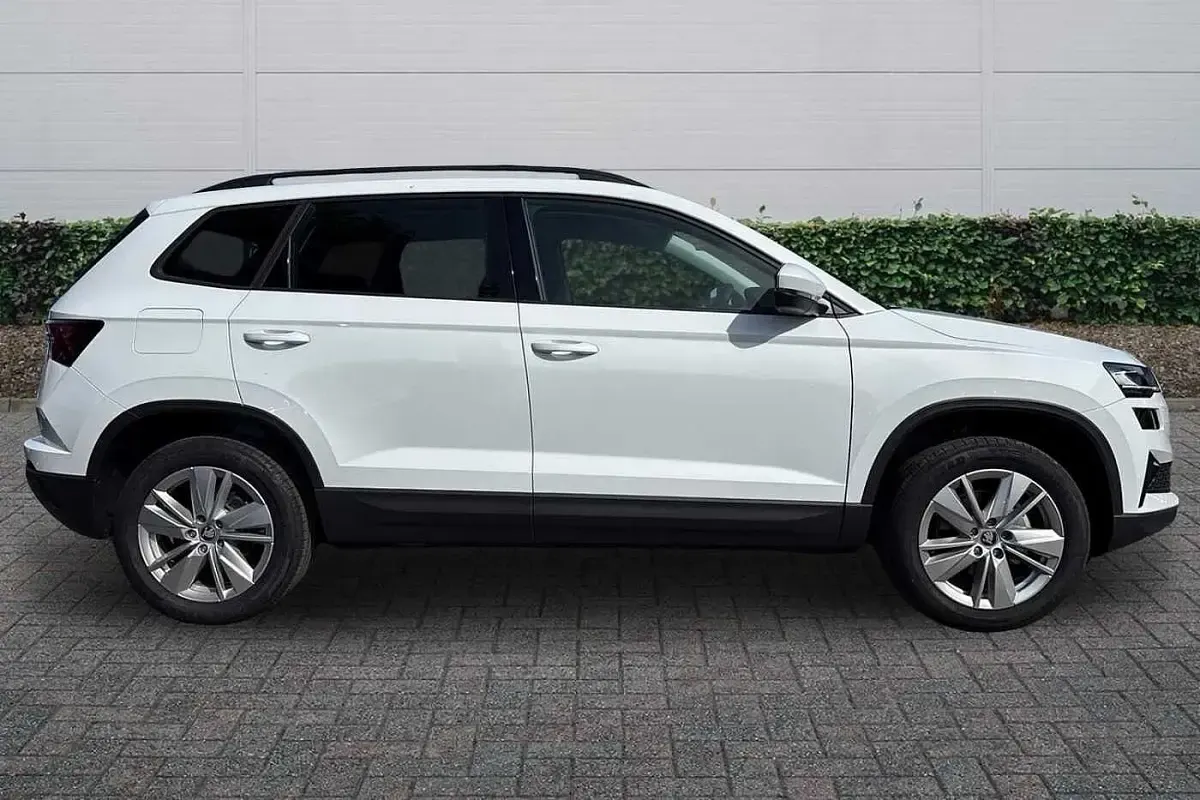 New Skoda Karoq SE 85 HP (62 kW) 2026 Moon white metallic SUV