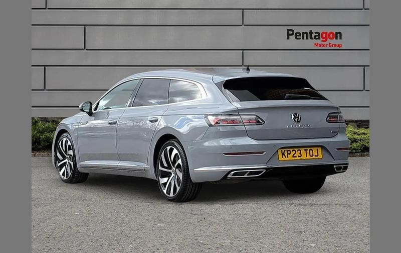Usado VW Arteon R-line 196 HP (144 kW) 2023 Cinzento Carrinha