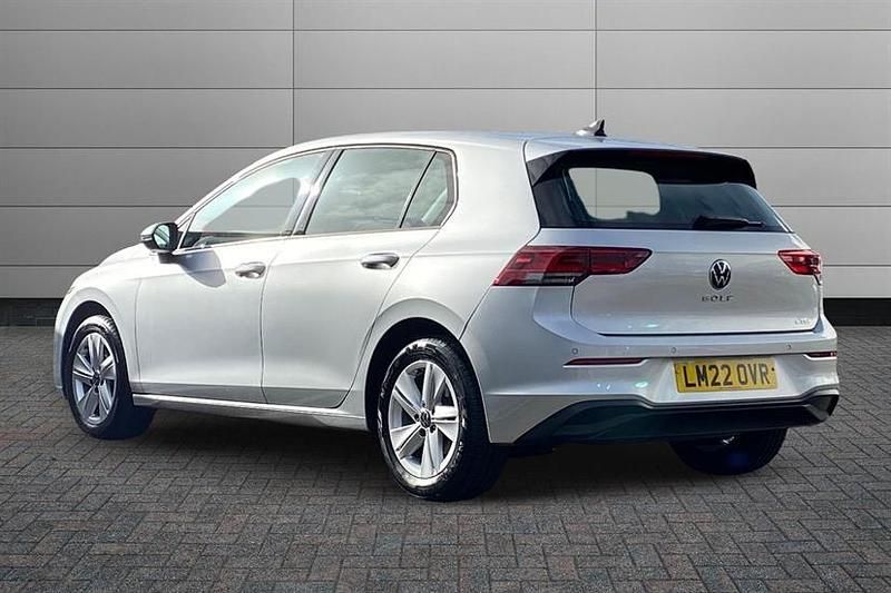 Used VW Golf VIII Life 150 HP (110 kW) 2022 Reflex silver Hatchback