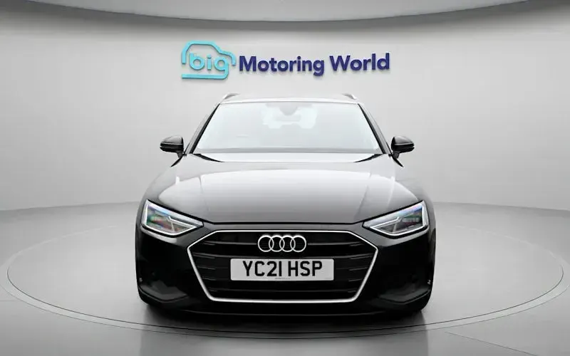 Begagnad Audi A4 Comfort 190 HK (139 kW) 2021 Svart Kombi
