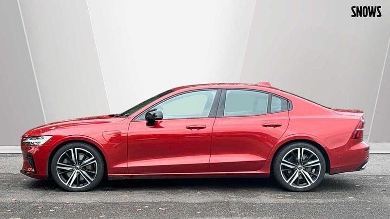 Used Volvo S60 R-Design 390 HP (286 kW) 2020 725 fusion red Sedan