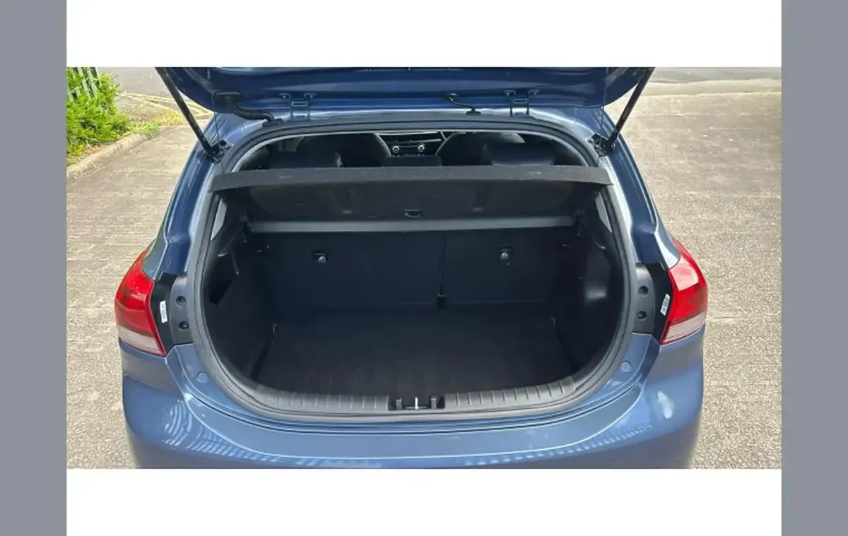 Used Kia Rio 88 HP (64 kW) 2018 Blue Hatchback