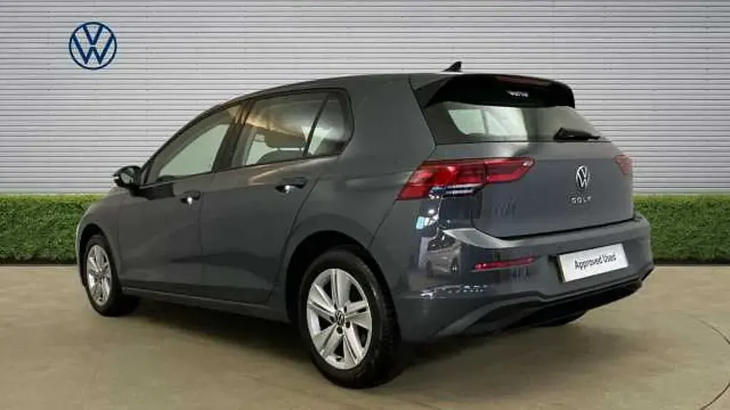 Used VW Golf VIII Life 131 HP (96 kW) 2023 Grey Hatchback
