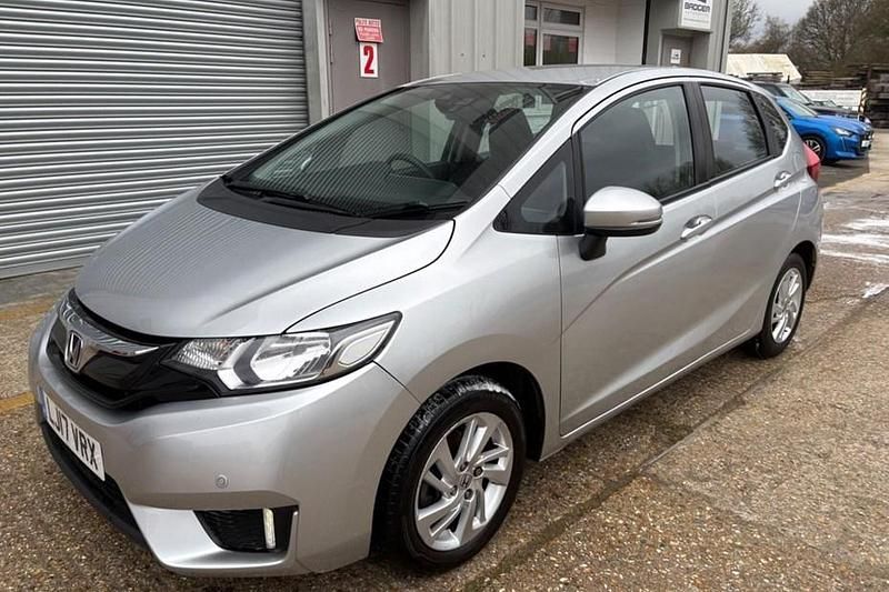 Used Honda Jazz SE 102 HP (75 kW) 2017 Silver Hatchback