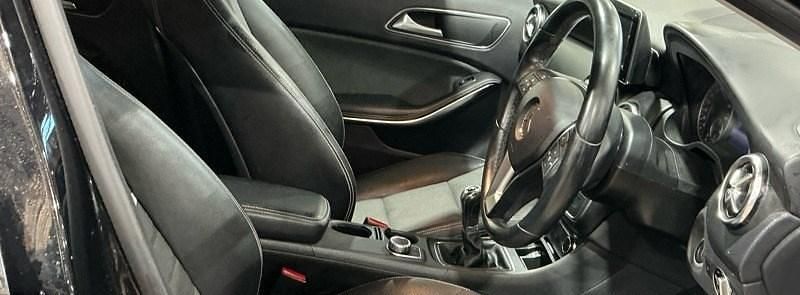 Used Mercedes A180 SE 2014 Obsidian black Hatchback