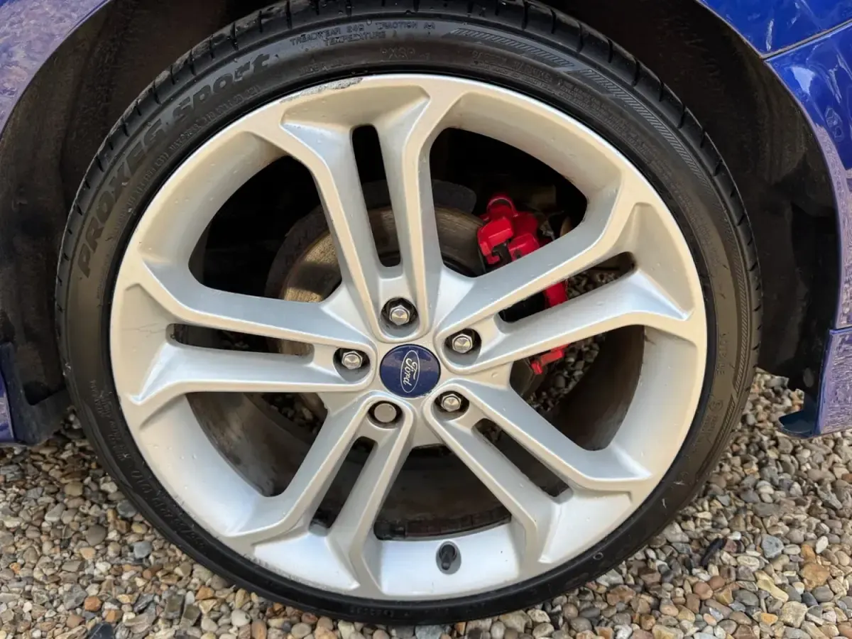 Begagnad Ford Focus ST 185 HK (136 kW) 2016 Blå Halvkombi