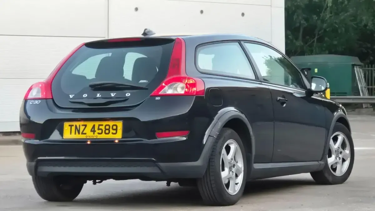 Used Volvo C30 100 HP (73 kW) 2010 Black Hatchback