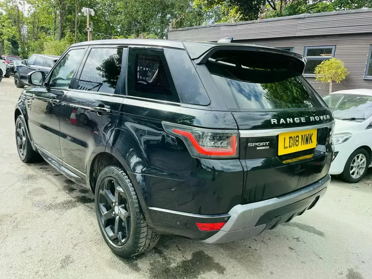 Second-hand Land Rover Range Rover Sport HSE 240 CP (176 kW) 2018 Negru SUV