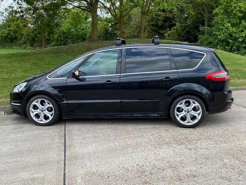 Used Ford S-MAX Titanium X 200 HP (147 kW) 2011 Black MPV
