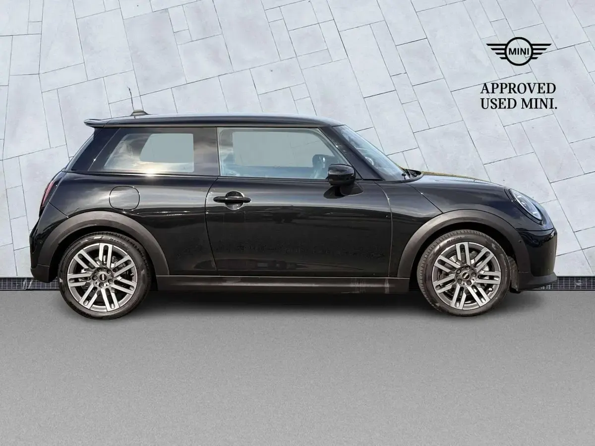 Used Mini Cooper S Hatch 201 HP (147 kW) 2025 Black Hatchback
