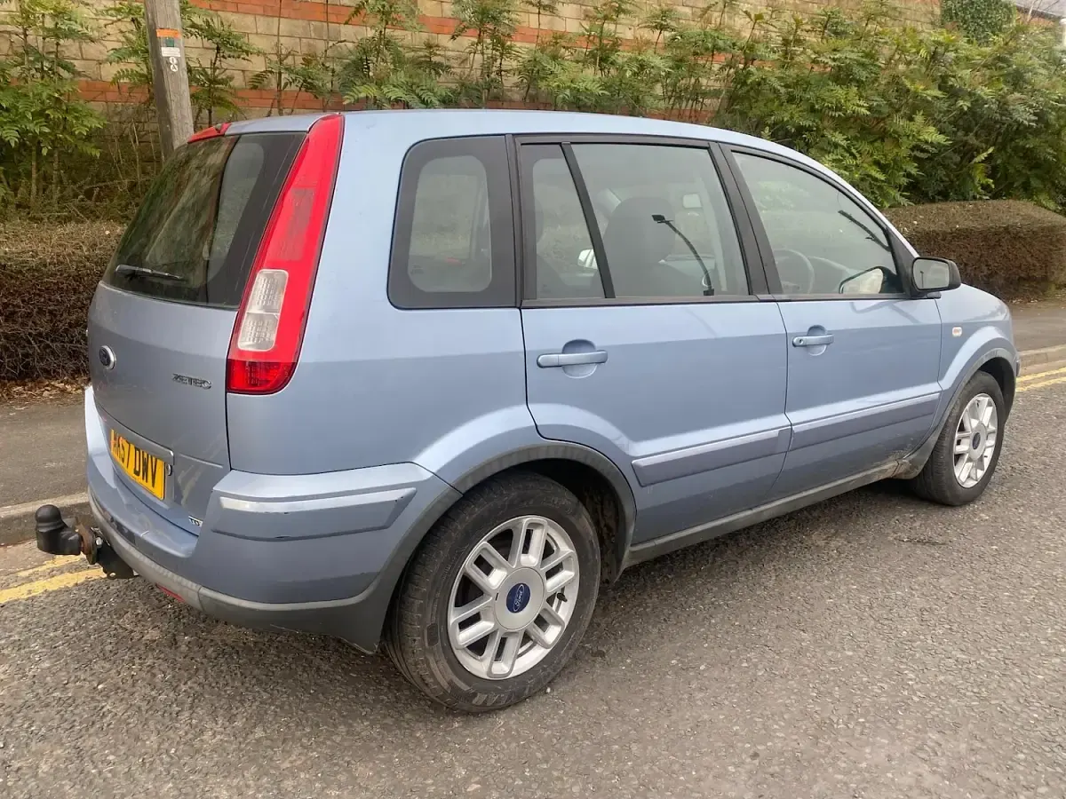 Used Ford Fusion Zetec 68 HP (50 kW) 2007 Blue Hatchback