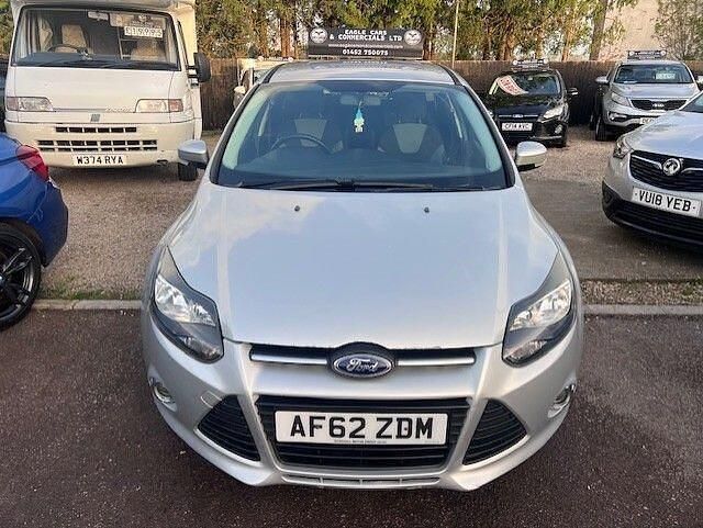 Used Ford Focus Zetec 125 HP (91 kW) 2012 Silver Hatchback
